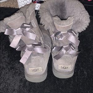 Gray authentic bailey bow uggs